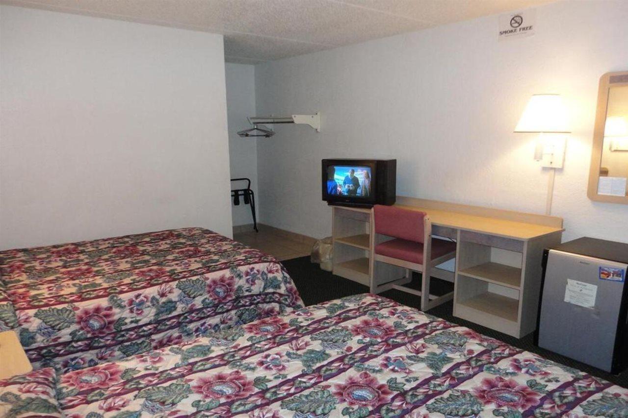 Americas Best Value Inn Батл Крик Номер фото