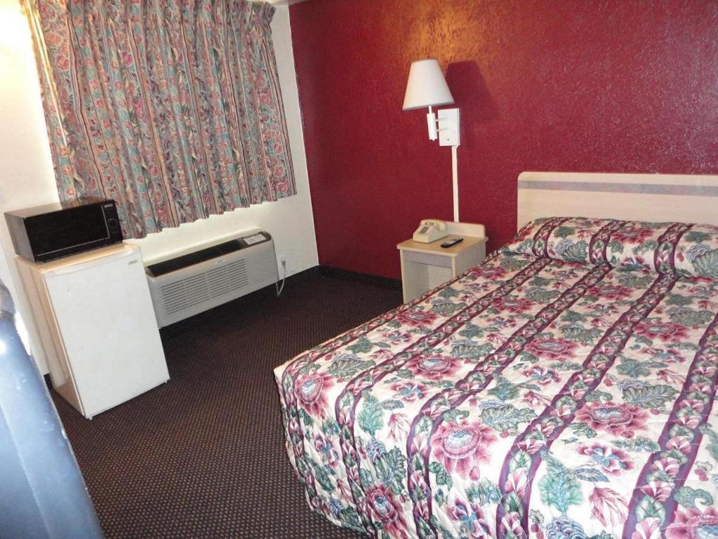 Americas Best Value Inn Батл Крик Номер фото