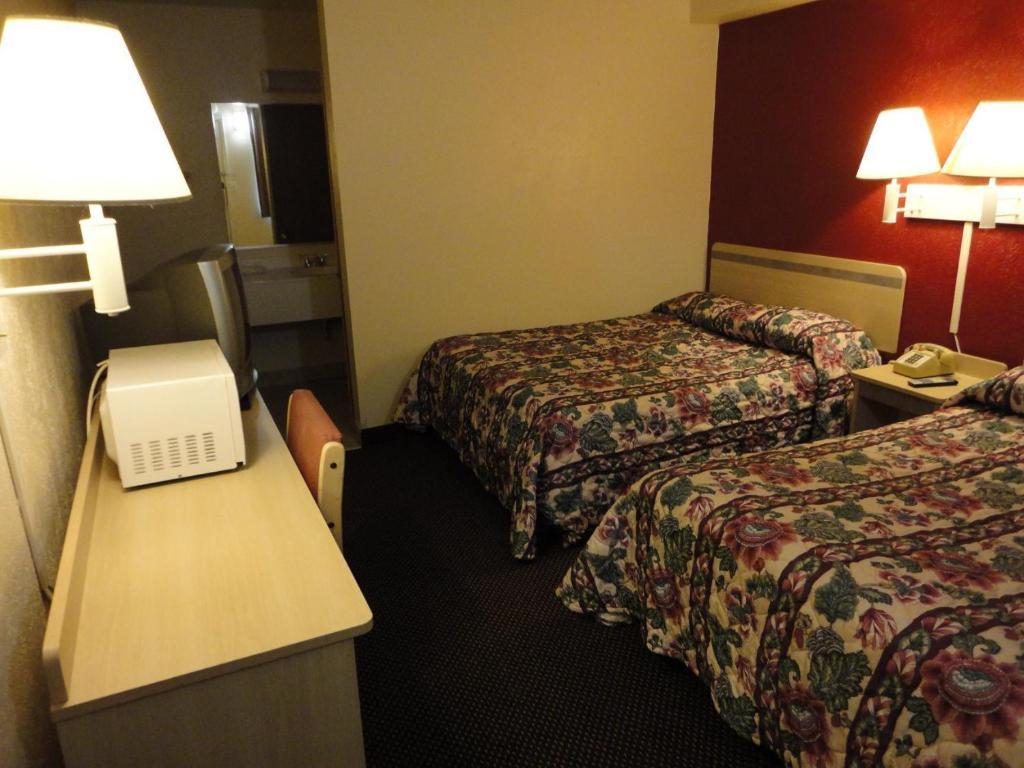 Americas Best Value Inn Батл Крик Номер фото